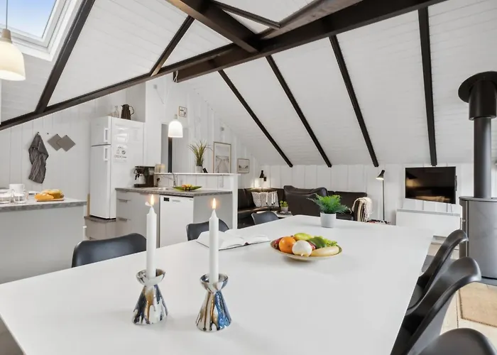 Torbjoern - 1-1km From The Sea By Interhome